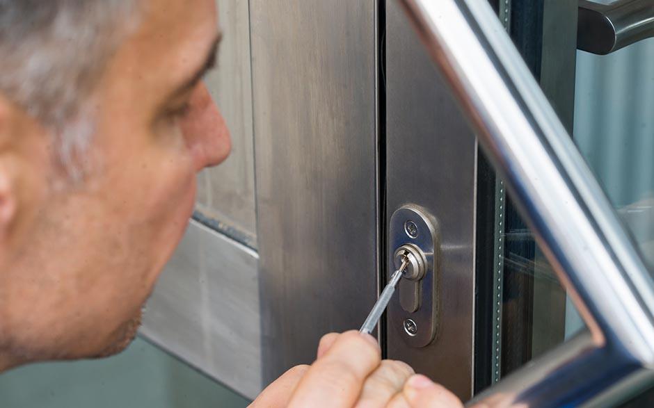 ouverture de porte claquée serrurier Livry-Gargan